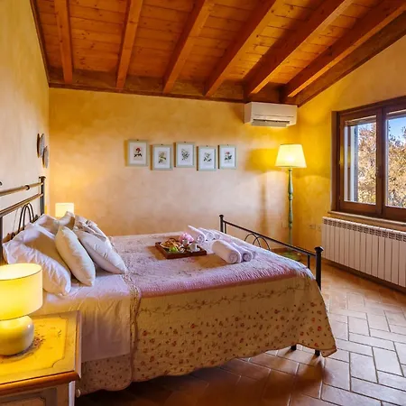 Scappo In Umbria,mevania Vila *